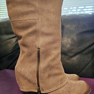 VERY COOL FERGIE KEATHER BOOTS